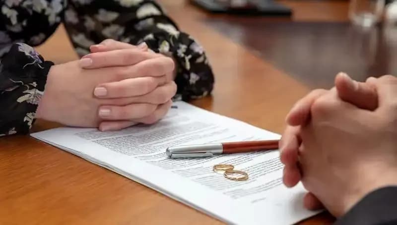 Boşanan Kadınlar İçin 300 Gün Yasağı Kalkıyor mu? AYM'den Beklenen Karar