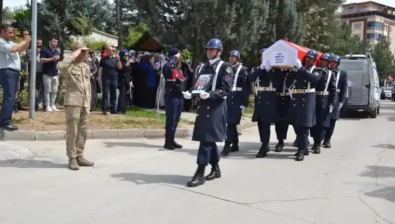 Şehit Gözyaşlarıyla Uğurlandı: Bir Vatanseverin Son Yolculuğu
