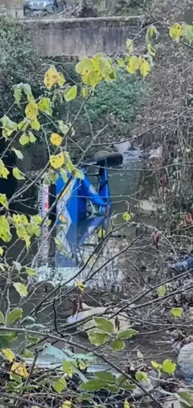 Patpatın Dereye Düşmesi Sonrası Çiftin Hayatı Tehlikeye Girdi