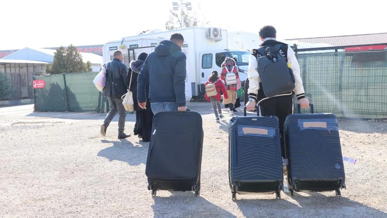 Suriyeliler Türkiye'den Ülkelerine Geri Dönüyorlar