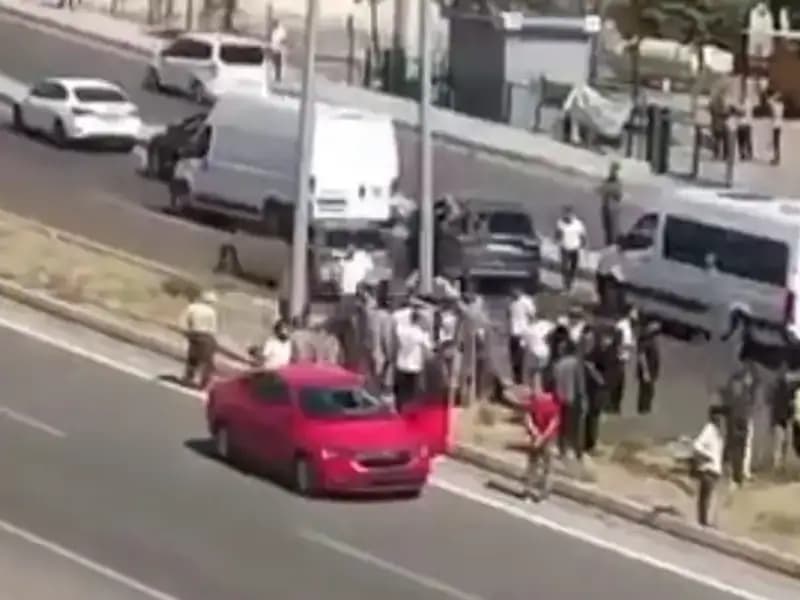 Yolun Karşısına Geçen Yaya, Otomobilin Hızına Takıldı: Kaza Anının Detayları