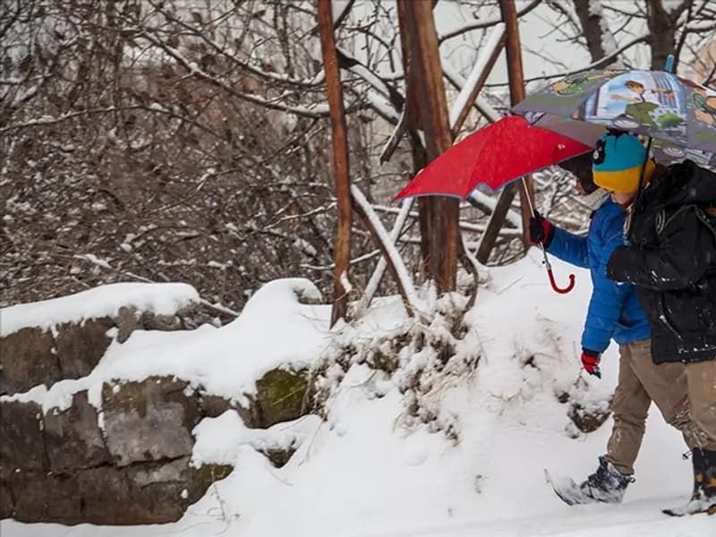 Hakkari'de Kar Yağışı Nedeniyle Eğitime Ara Verildi