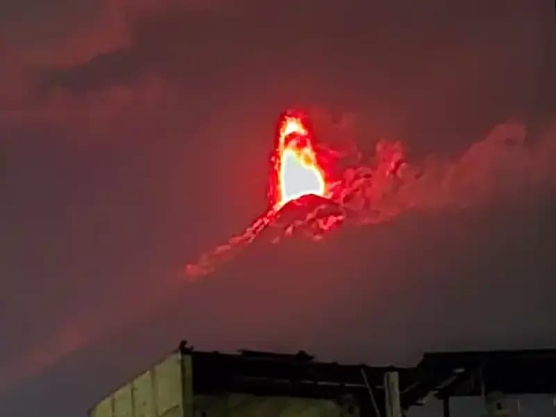 Fuego Yanardağı Patladı: 30 Bin Kişi Tahliye Edilmeye Hazır