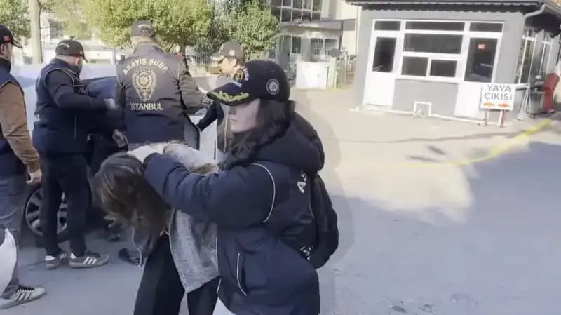 İstanbul’da Suç Çetelerine Büyük Operasyon: İki Kadın Tetikçi Yakalandı!