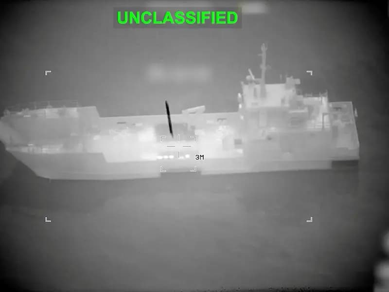 Hürmüz Boğazı'nda Deniz Trafiği Tehlikede: 16 Tanker Vuruldu