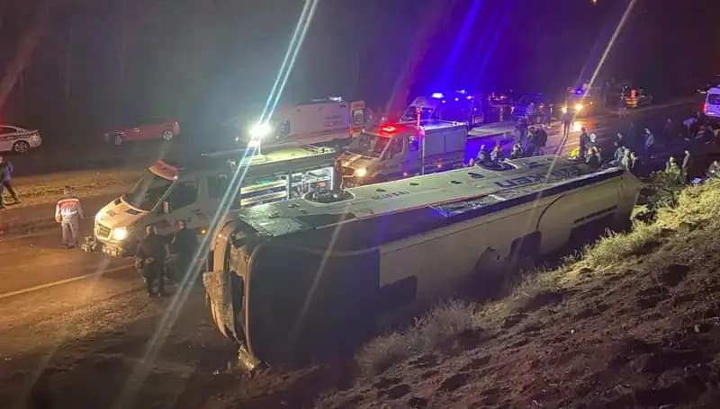 İşçi Servisi Kaza Yaptı: Şarampol Düşmesi Sonucu 23 Yaralı