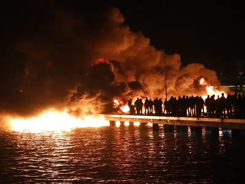 Bodrum Yalıkavak Marina'da Motoryat Yangını: 5 Tekne Etkilendi