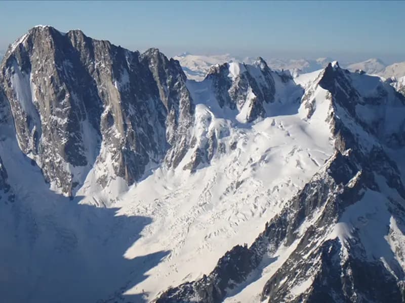 İtalya'da Çığ Felaketi: 2 Kişi Hayatını Kaybetti, 5 Yaralı