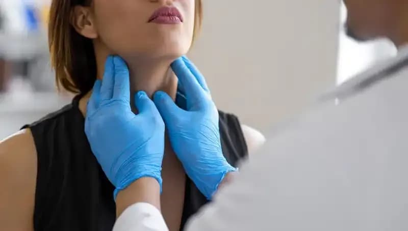 Onkolog Uyardı: Boğaz Ağrısı Geçmiyorsa Sağlığınız Riskte!