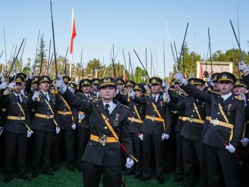 TSK'dan İhraç Edilen Ebru Eroğlu'nun Göreve İade Davasında Karar