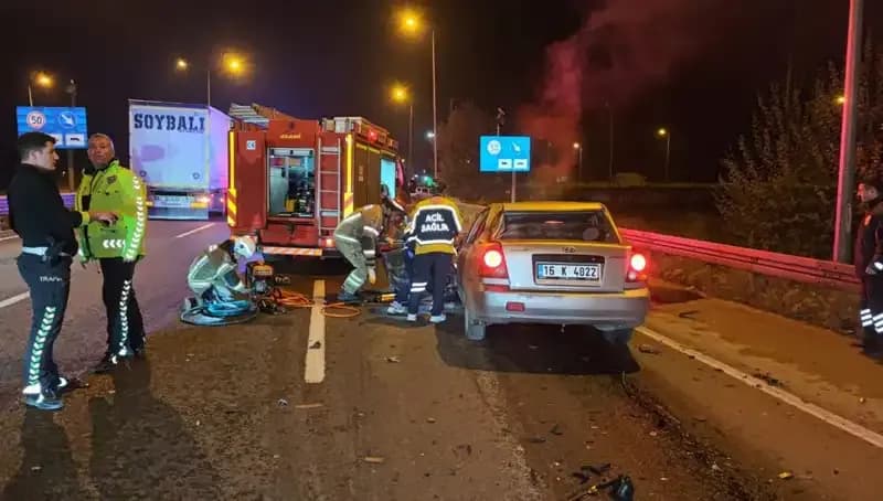 Kamyona Arkadan Çarpan Sürücü: Kaza Sonrası Hayatta Kalabilmesi İçin Her Şey Yapıldı