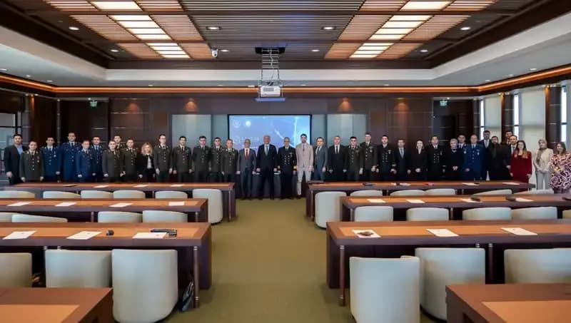 Kamu Sektöründe Yapay Zeka Dönüşümü: Fırsatlar ve Zorluklar