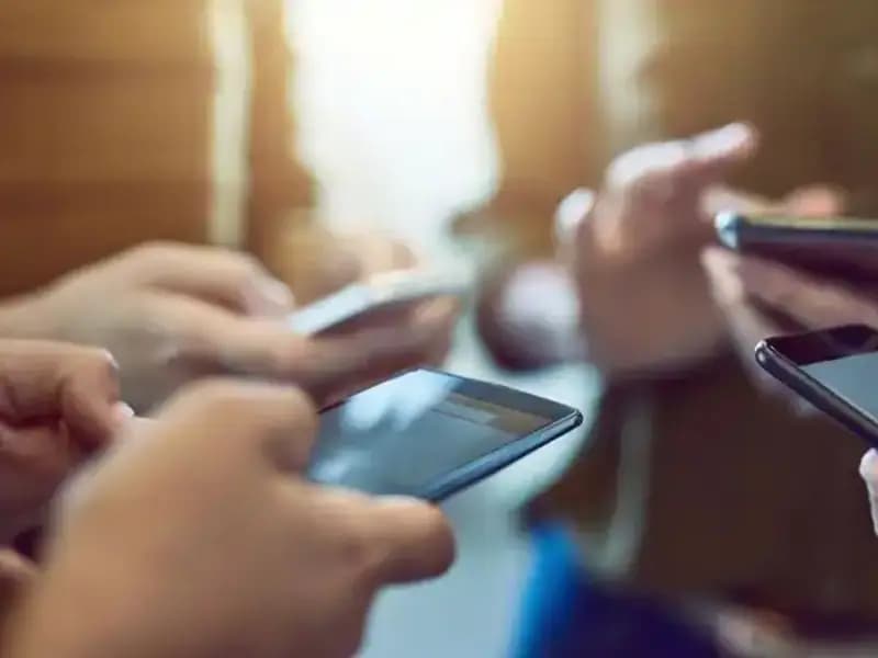 Uygun Fiyatlı Oppo A5 Pro 4G: Performansı ve Dayanıklılığı Bir Arada Sunuyor