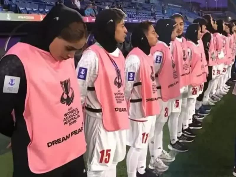 İran Milli Kadın Futbol Takımı İstanbul Havalimanı'na Geldi