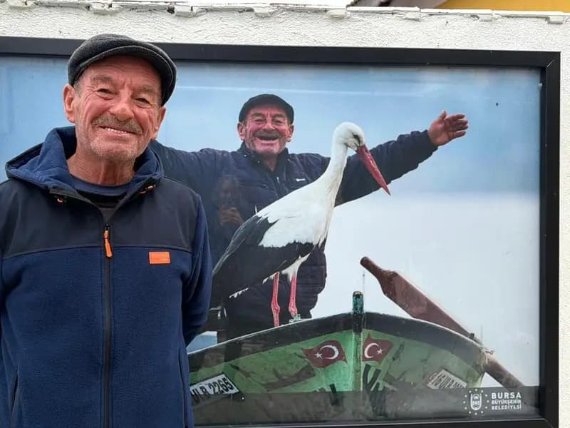 Bursa'da Yaren Leylek ve Adem Amca'nın Dostluğu Turistleri Çekiyor