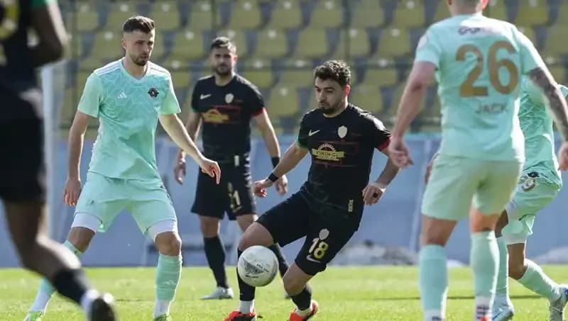 Esenler Erokspor ve Amed Sportif Faaliyetler Maçında Tansiyon Yükseldi