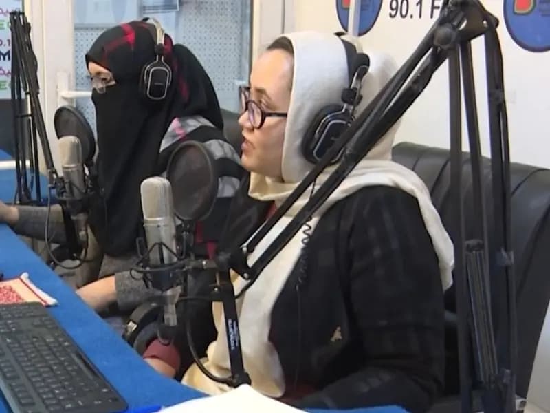 Afgan Kadınların Radyosu: Taliban Rejimine Karşı Mücadele