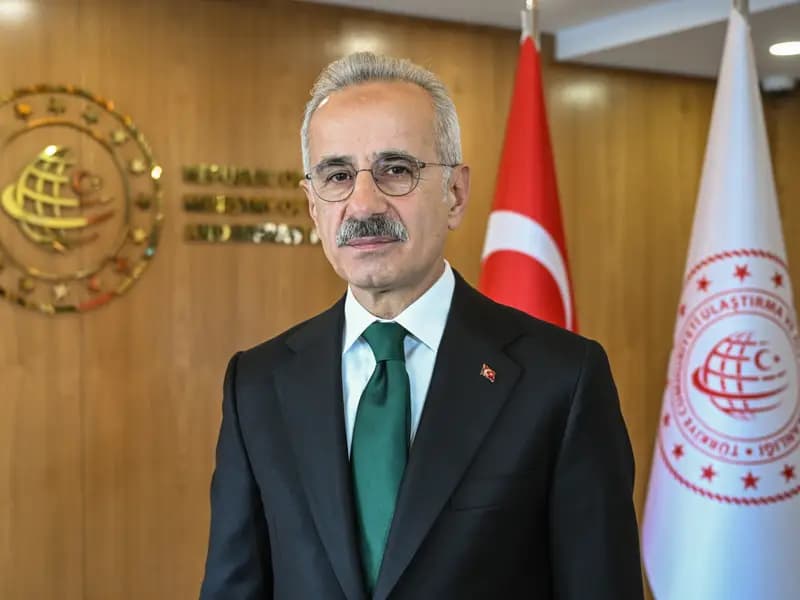 Hürmüz Boğazı'nda 15 Türk Gemisi Bekliyor