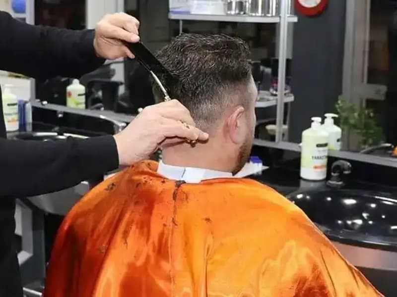 İngiltere'de Türk Berber Dükkanlarına Başlayan Soruşturma Sebep Oldu?