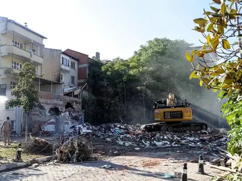 Sındırgı'da Sarsıntılar Devam Ediyor: 4.0, 3.6, 3.9 Şiddetinde Artçılar