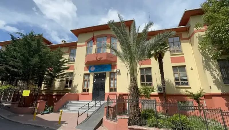 Depremde Hasar Gören Okulların Boşaltılması: Eğitimde Yeni Bir Dönem mi Başlıyor?