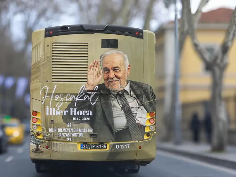 İETT, Duayen Tarihçi İlber Ortaylı İçin Saygı Otobüsü Tasarladı