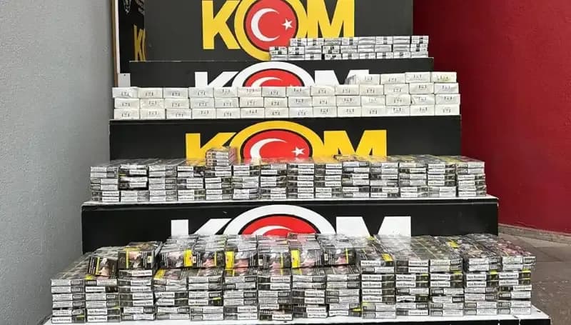 Adana'da Kaçakçılık Operasyonu: 3 Kişi Tutuklandı ve Yüzlerce Ürün Ele Geçirildi