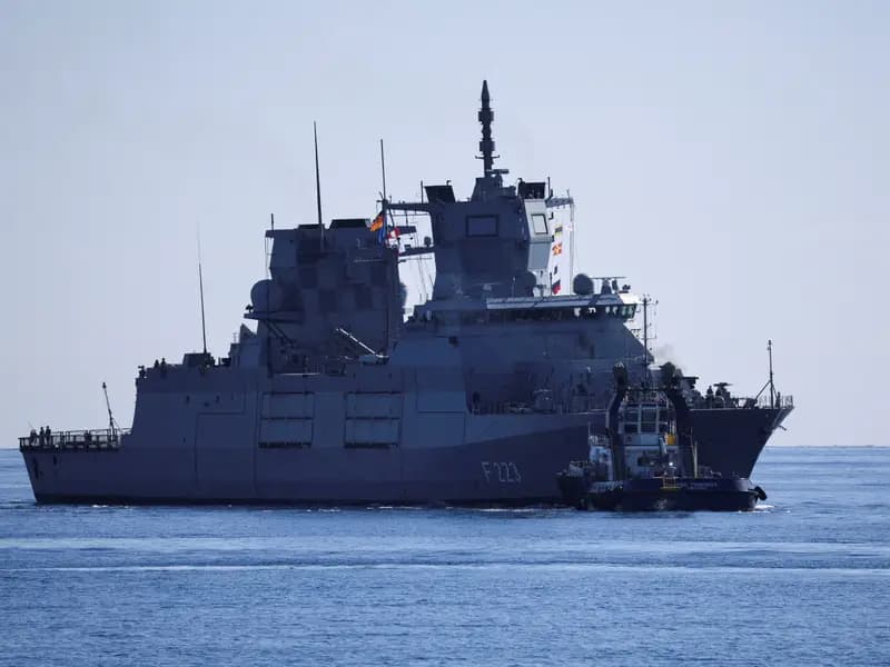 Alman Fırkateyni FGS Nordrhein-Westfalen, GKRY'ye Demirledi