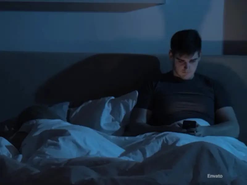 Karanlıkta Telefon Kullanımı Göz Sağlığını Tehdit Ediyor