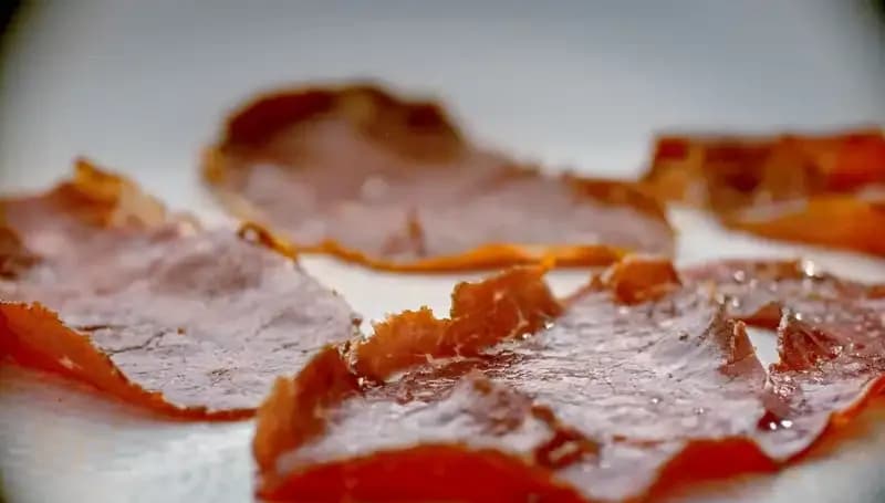 Kolon Kanseri Neden 50 Yaş Altında Artıyor? Uzmanlar Bu Besinlere Dikkat Çekiyor