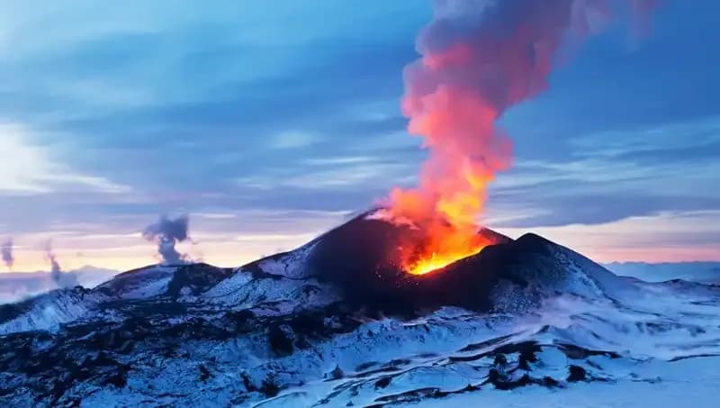 Kamçatka Yanardağı, 600 Yıl Sonra Tekrar Patladı: Felaket Zinciri Başladı
