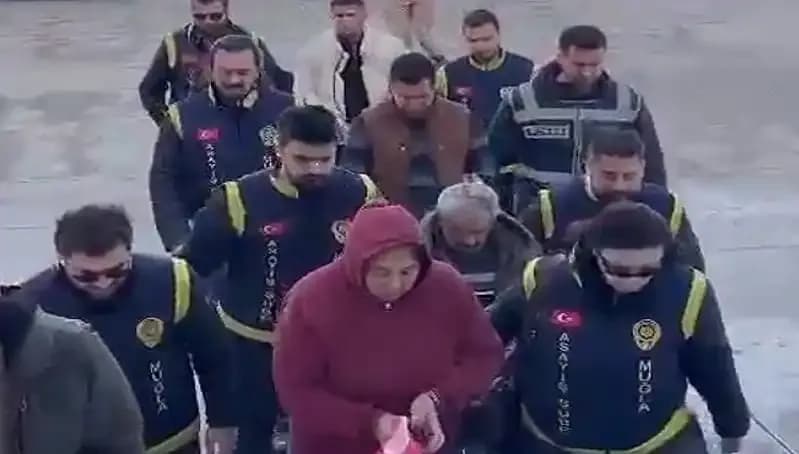 7 Yıl Sonra Çikolata Poşetindeki Kanıtla Ortaya Çıkan Bebek Cinayeti Gerçeği