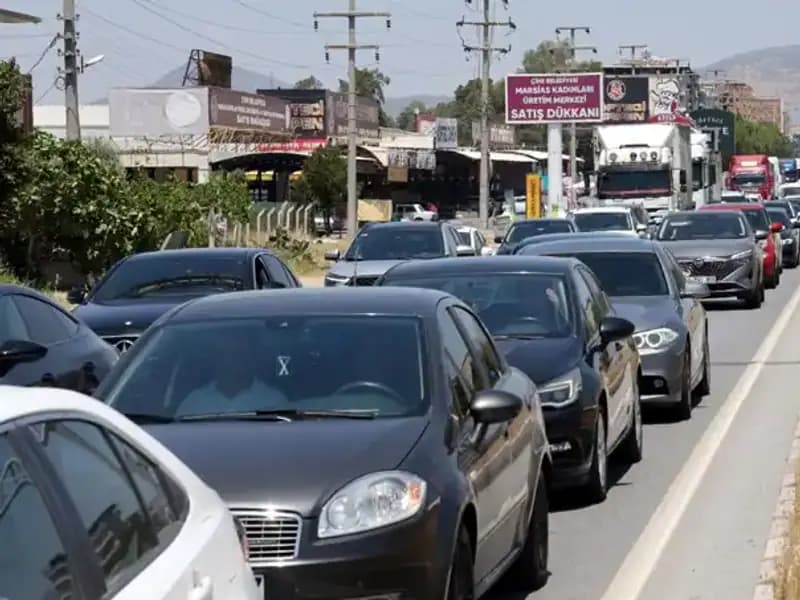 Aydın ile Muğla Arasında Oluşan 60 Kilometrelik Araç Kuyruğu Nedenleri ve Çözüm Önerileri