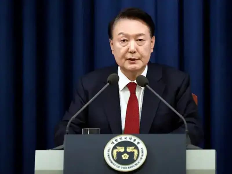 Güney Kore Devlet Başkanı Yoon Suk Yeol Görevden Alındı: Ülke Siyasi Çalkantılarla Karşı Karşıya