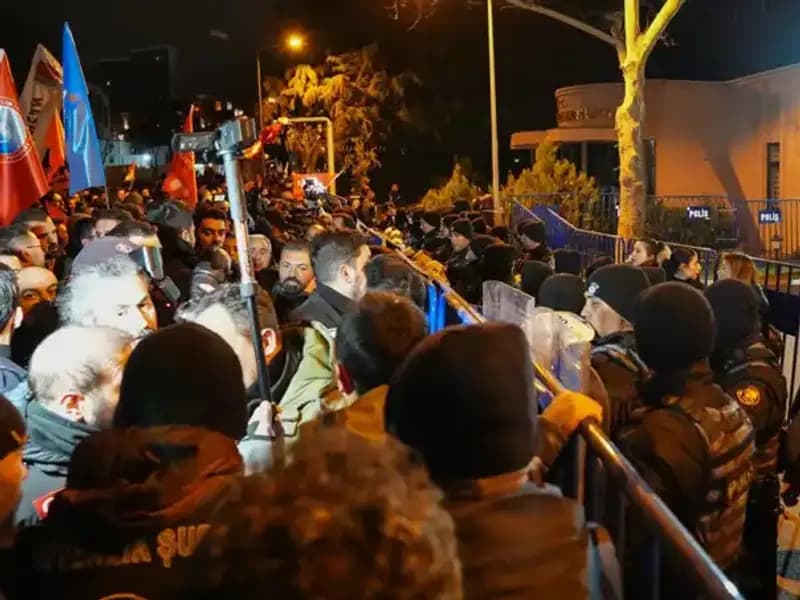 Ekrem İmamoğlu Protestoları: Kadıköy'de Olaylı Gecenin Ardından Neler Oldu?