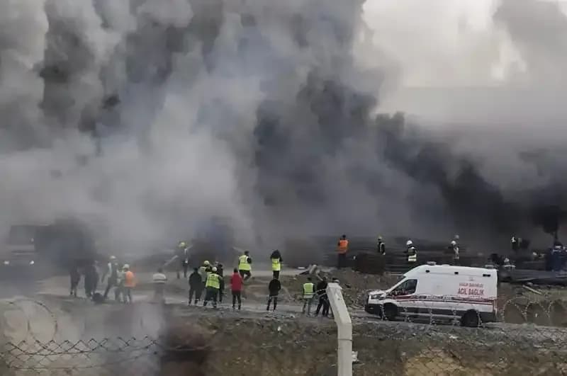 Esenyurt'ta İşçi Konteynerlerinde Büyük Yangın: Neler Yaşandı?