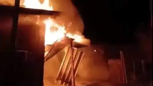 Karabük'te Korkunç yangın: İki Ev Alev Alev Yandı