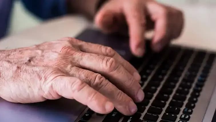 Dijital Dünyanın Etkisi: Teknoloji ile Demansa Karşı Zihinsel Gücümüzü Koruyalım