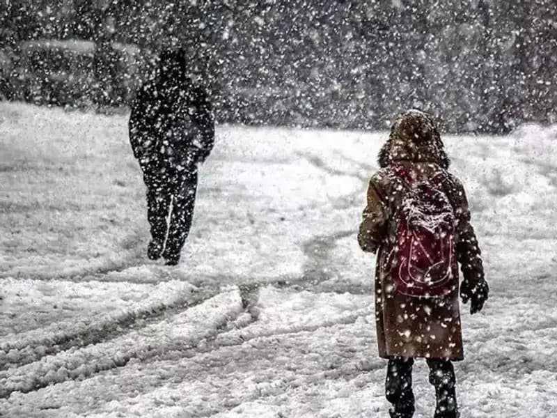 Kar nedeniyle İstanbul ve Ankara’da eğitime ara verildi!