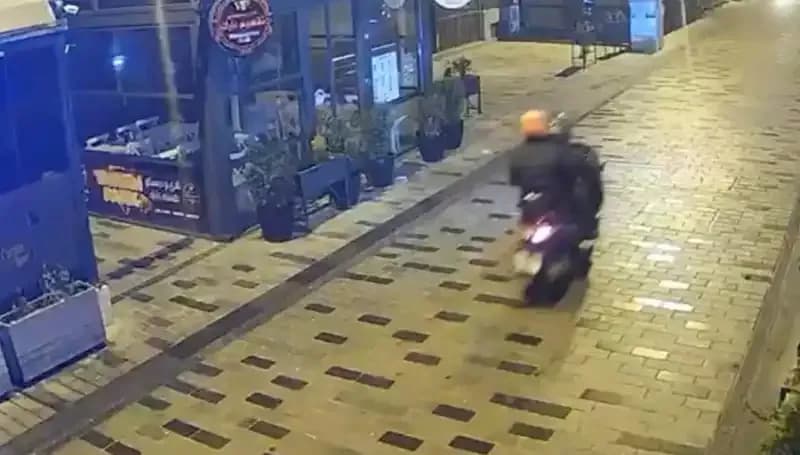 Gece Kulübünde Haraç Saldırısı: Torpi̇l ve Silah Şoku!