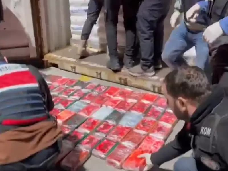 Türkiye'de 106 Kilogram Kokain Yakalandı, Operasyon Detayları Açıklandı
