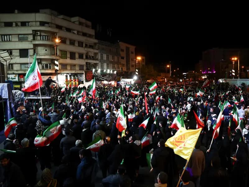 Tahran'da Ateşkes Coşkusu: Binlerce Kişi Sokaklarda