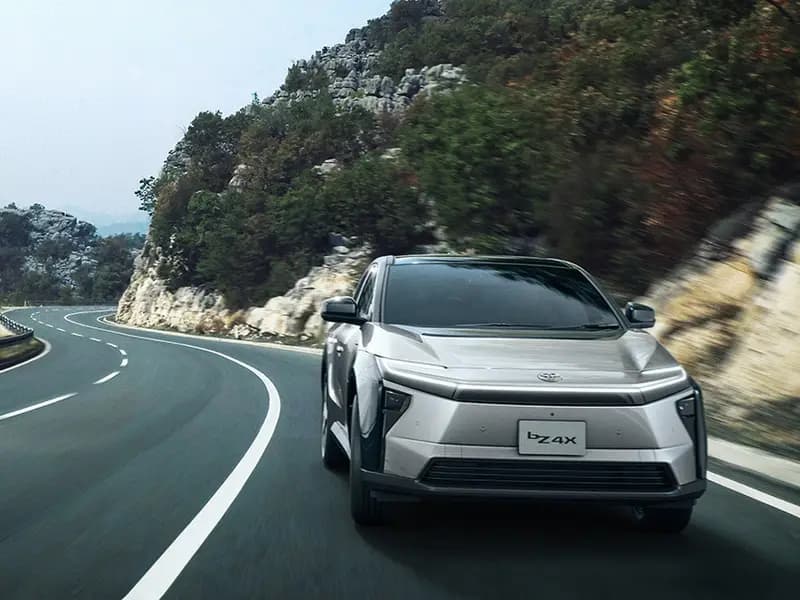 Toyota, Japonya'da Elektrikli Araç Pazarında Liderliği Elde Etti