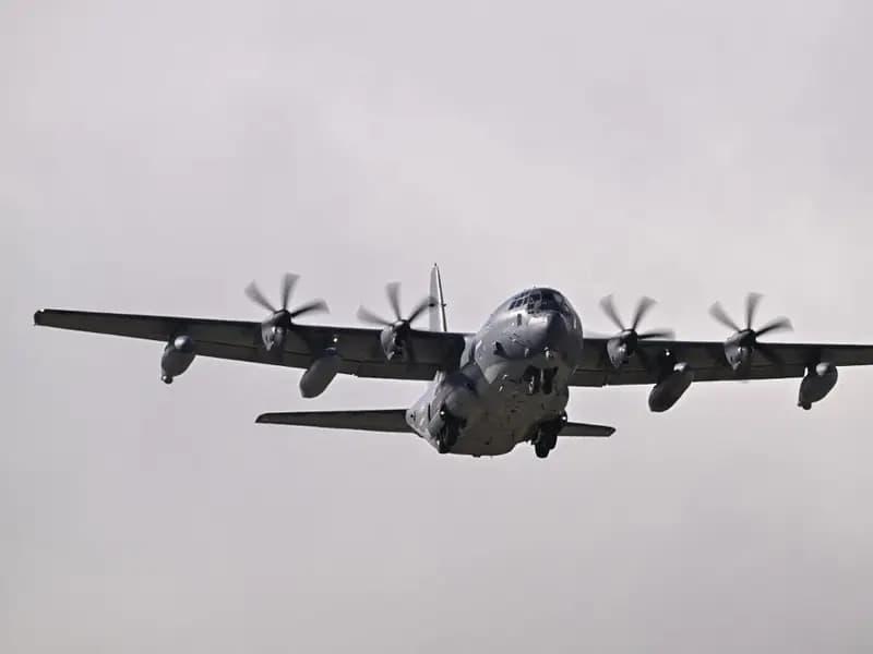 İran, Kayıp Pilot Arayışında ABD Uçaklarına Saldırdı