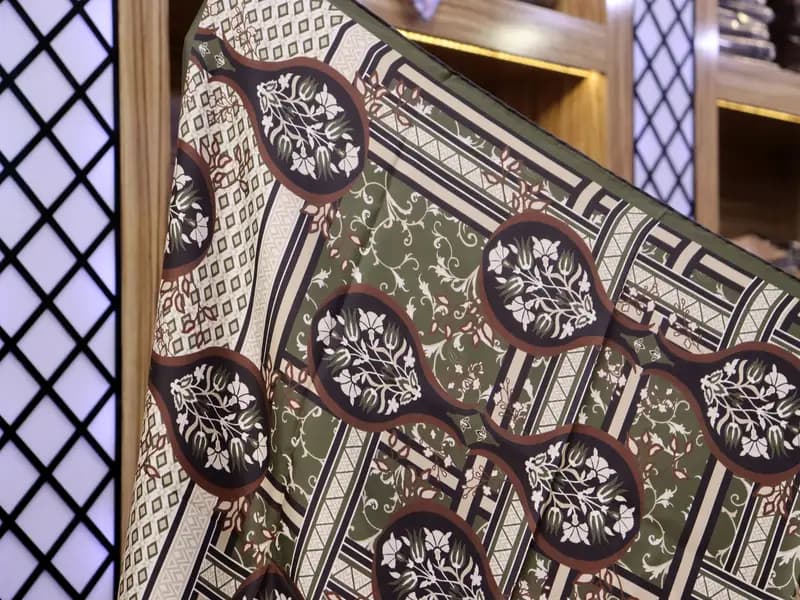 Anadolu Kültürünü Modern Eşarplarla Yaşatan Tasarımcı