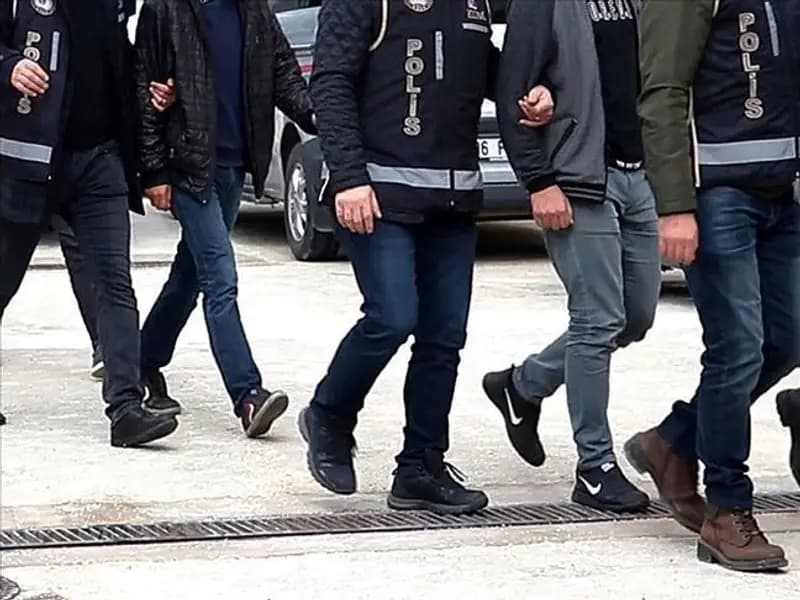 İstanbul'da Dolandırıcılara Şok Baskın: 73 Gözaltı