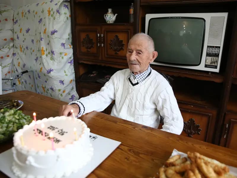102 Yaşındaki Hüseyin Dedenin Sağlık Sırrı ve Uzun Ömrü