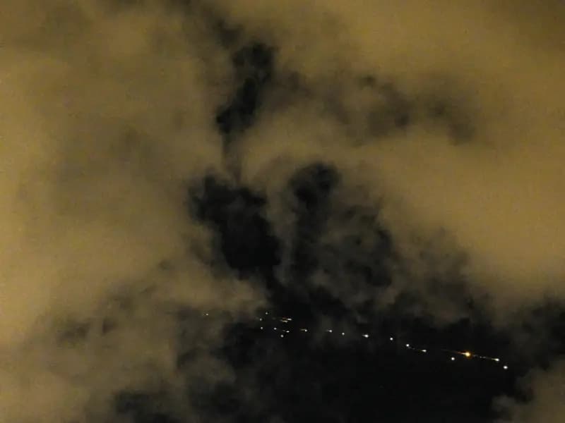 İran, İsrail'i Çok Başlıklı Füzelerle Hedef Aldı