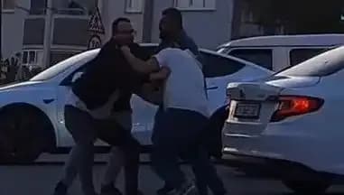 İstanbul'da Tekmeli Yumruklu Kavga: Neler Oldu, Ne Yaşandı?