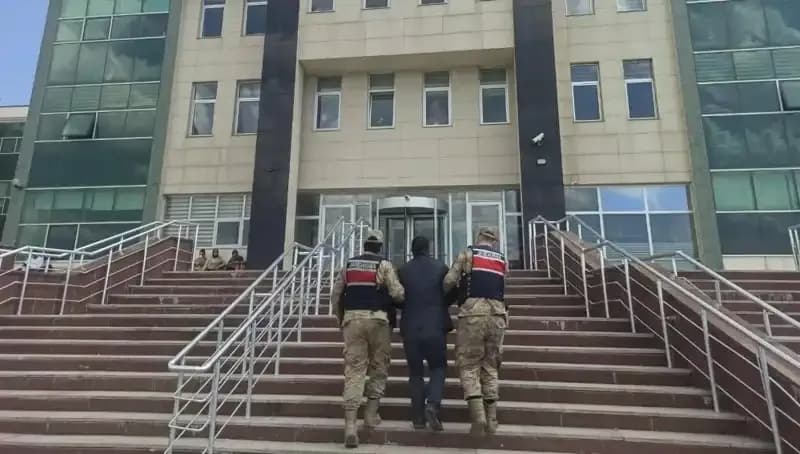 Hapis Cezasıyla Aranan Şahıs Saklandığı Yerde Yakalandı